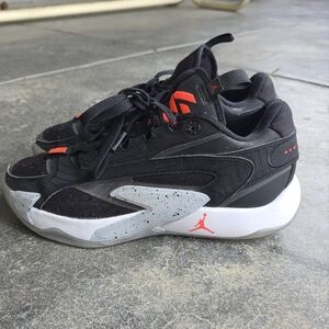 Jordan Luka 2 Black Cekent Bright Crimson